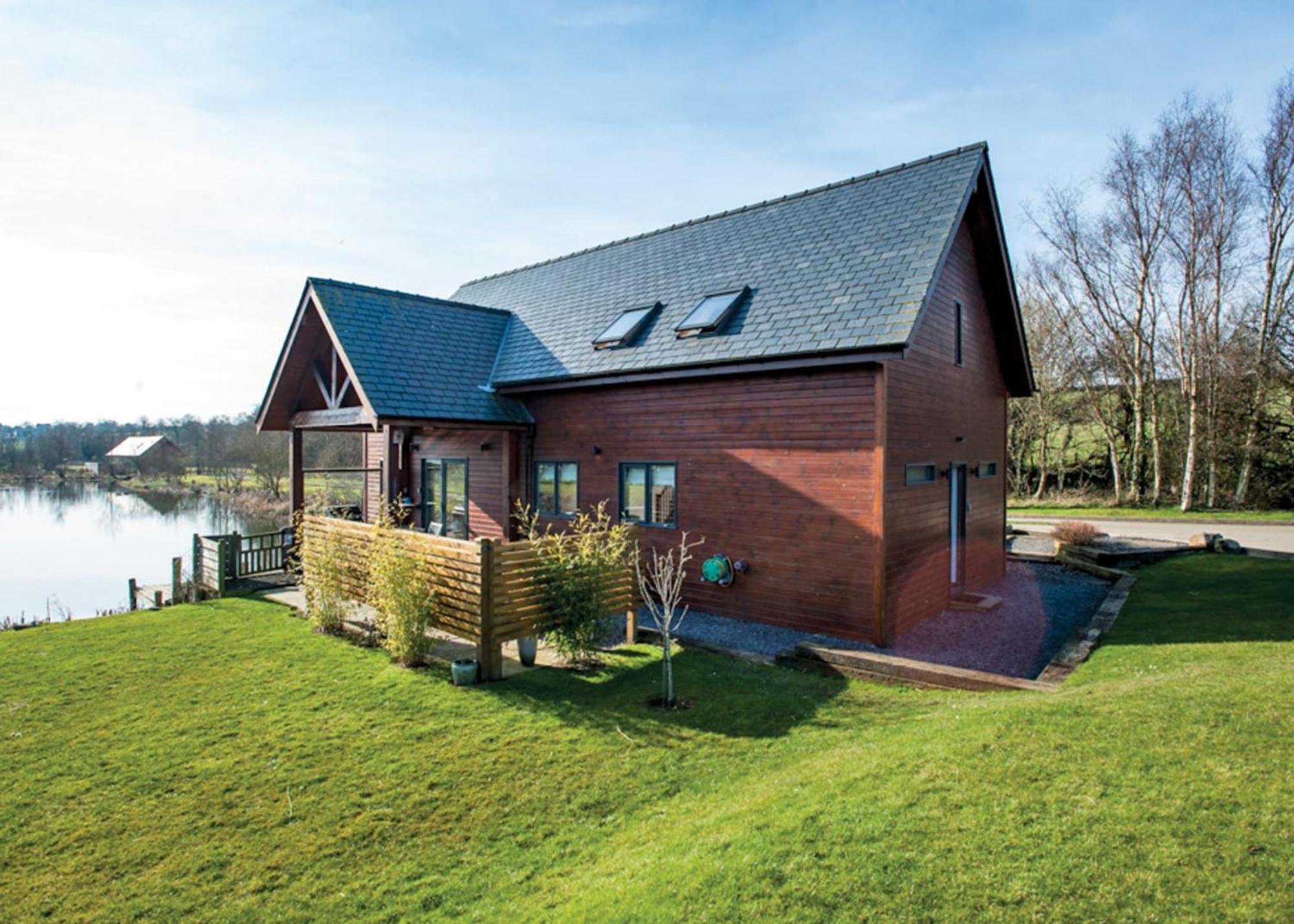 Anglesey Lakeside Lodges Menai Bridge Exterior foto